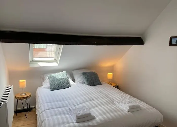 Authentic - 4p-apartment شقة *