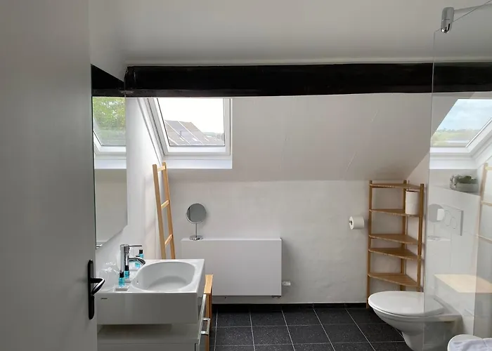 Authentic - 4p-apartment شقة *